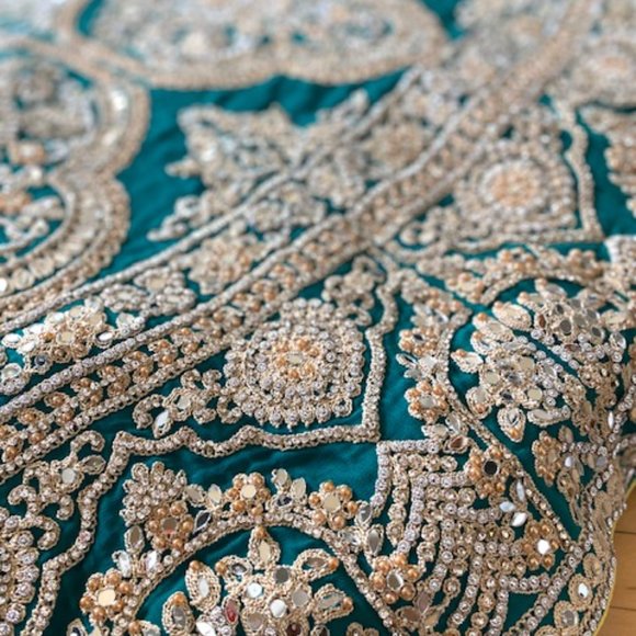 Lehenga Choli Indian Pakistani Formal Wedding Attire Heavy Designer - Picture 6 of 10